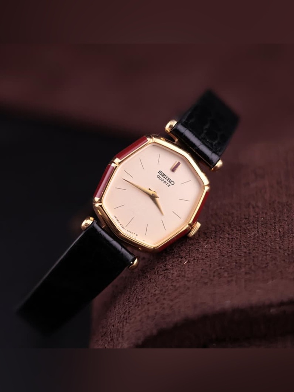 Vintage 1981 Seiko Quartz 2320-675A Women’s Watch - Picture 4 of 10